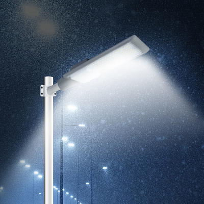 Aanpasbare waterdichte LED-straatverlichting IP65-geclassificeerd en lange levensduur van 30000 uur voor duurzaamheid